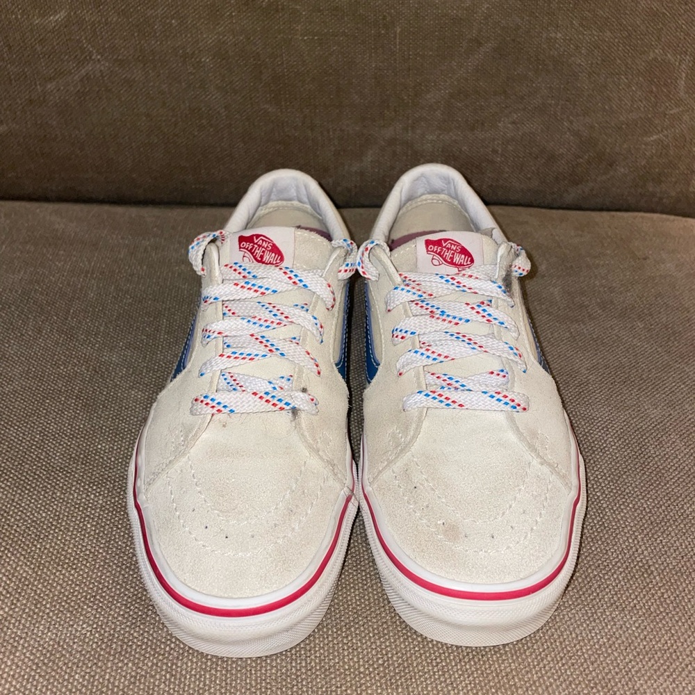 Vans - Picture 2 of 5